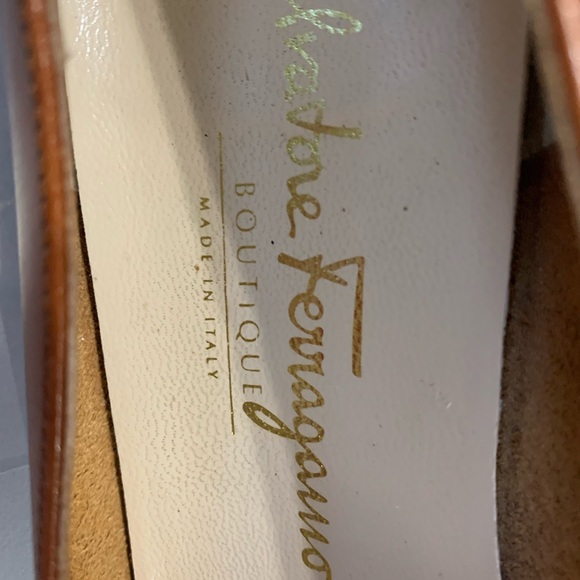 vintage Ferragamo heels - Picture 5 of 7
